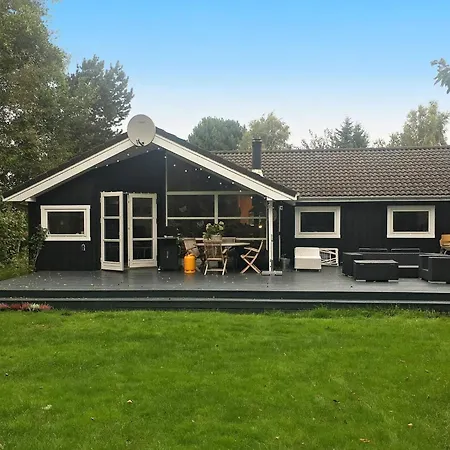 4 Star In Holiday home *