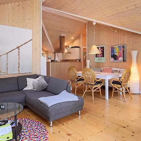 8 Person In Feriehus Vejby