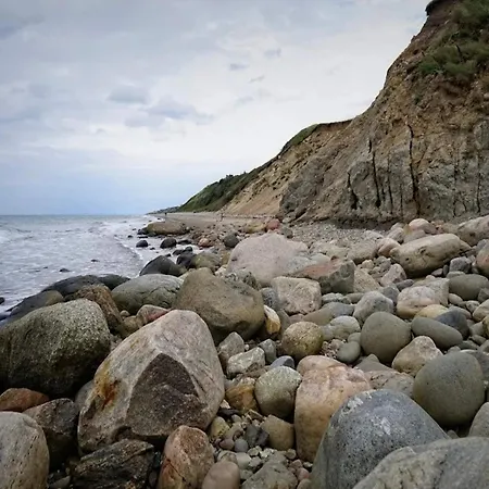 度假居 8 Person In *