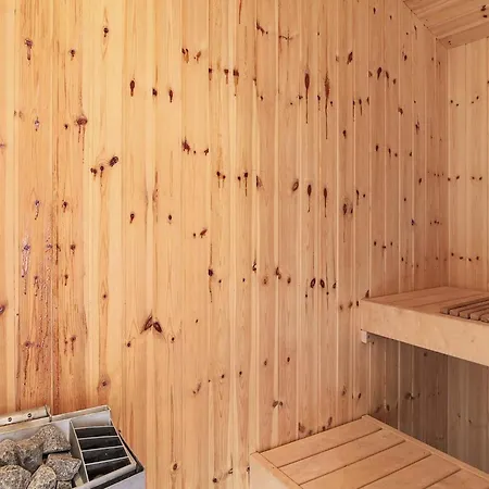 度假居 8 Person In *